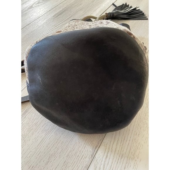 Tote Mariel Bucket Bag Brown & White Cowhide Western  Eleven Thirty in Canada - Picture 8 of 13